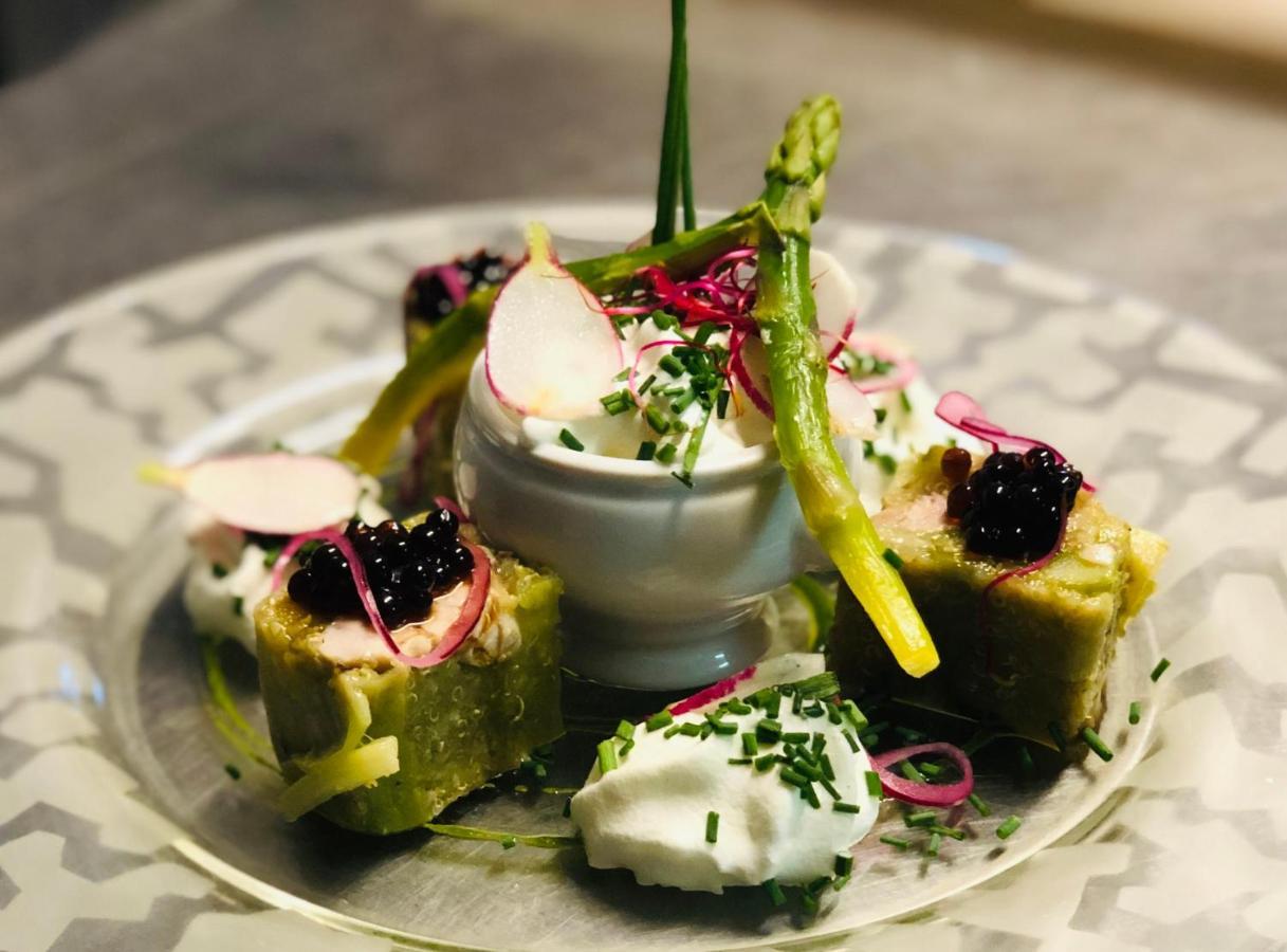 Hotel Lou Caleu Restaurant Le Rocher Des Abeilles Saint-Martin-de-Castillon Bagian luar foto