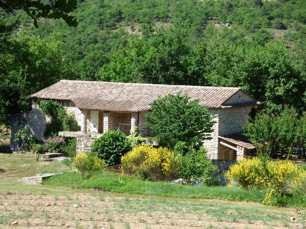 Hotel Lou Caleu Restaurant Le Rocher Des Abeilles Saint-Martin-de-Castillon Bagian luar foto