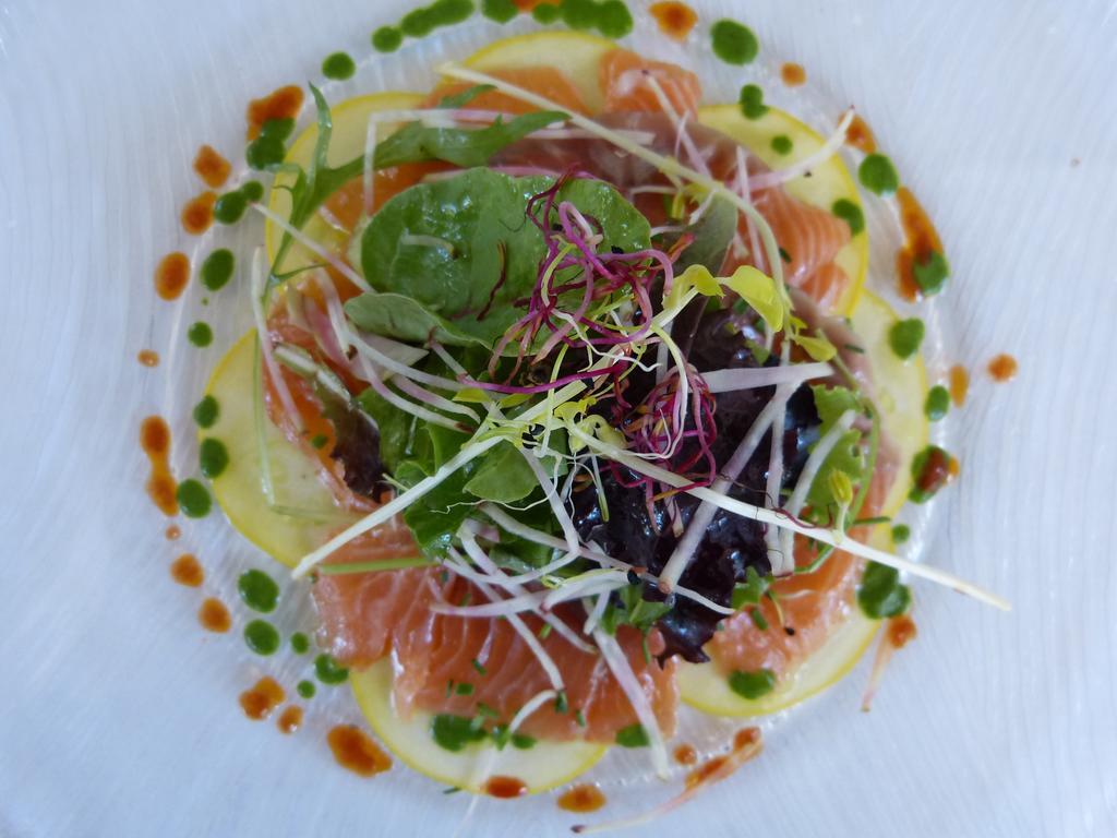 Hotel Lou Caleu Restaurant Le Rocher Des Abeilles Saint-Martin-de-Castillon Bagian luar foto