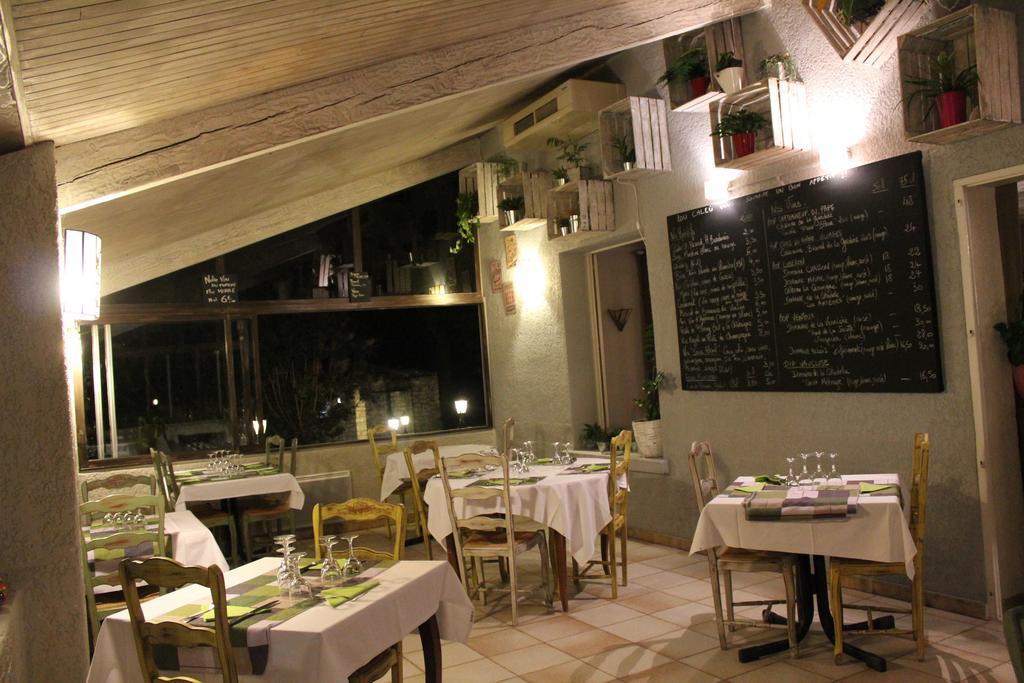Hotel Lou Caleu Restaurant Le Rocher Des Abeilles Saint-Martin-de-Castillon Bagian luar foto