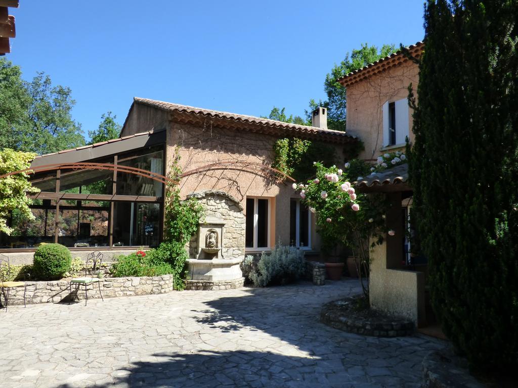 Hotel Lou Caleu Restaurant Le Rocher Des Abeilles Saint-Martin-de-Castillon Bagian luar foto