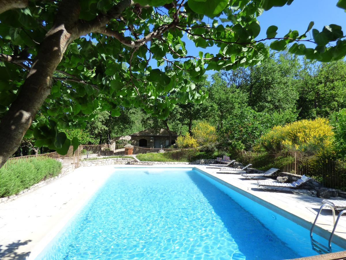 Hotel Lou Caleu Restaurant Le Rocher Des Abeilles Saint-Martin-de-Castillon Bagian luar foto